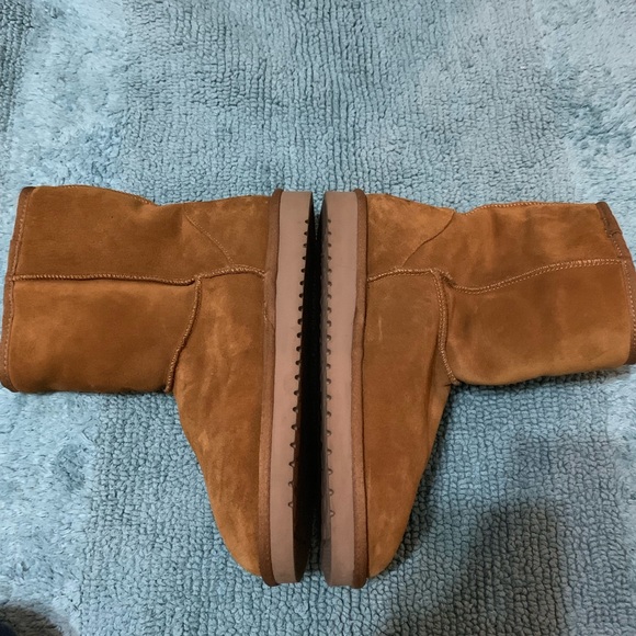 Koolaburra by UGG Suede Short Boots - Picture 4 of 9